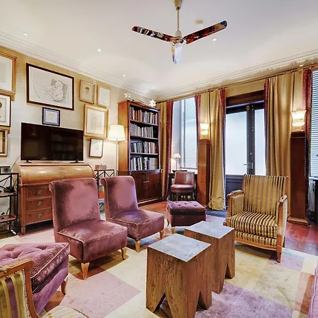Historic Elegance In The Heart Of The Marais - 6p 2bdr Apartment Paris